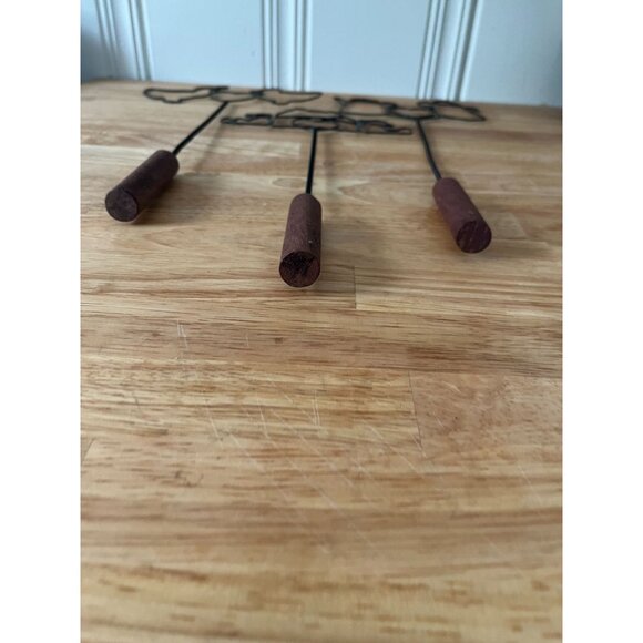 Primitive Black Wire Duck & Heart Rug Beater With Wooden Handle - Picture 3 of 4